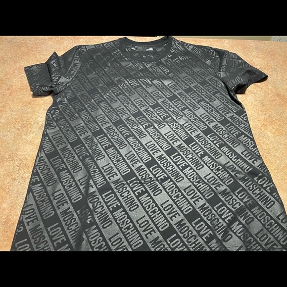 Moshino Tshirt - Picture 1 of 2